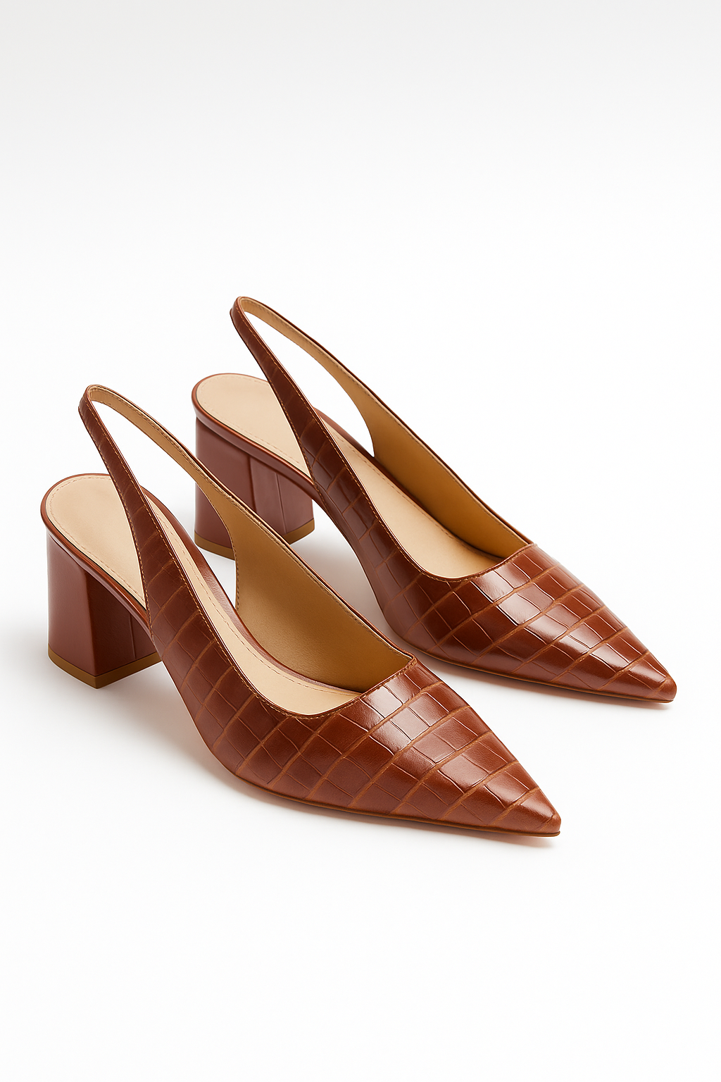 Isla | Closed-Toe Leather Sandals